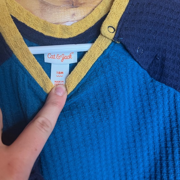 Cat & Jack boys set - Picture 3 of 3